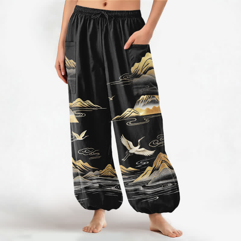 Buddha Stones Pantalones harem de mujer con cintura elástica y bolsillos laterales, estampado de grullas en un paisaje sereno de algodón. - Negro - US16，UK/AU20，EU48 (3XL) - image 0