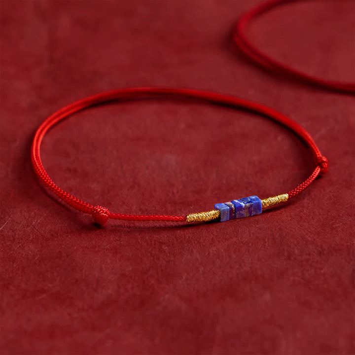 Buddha Stones Pulsera de la suerte de hilo rojo de lapislázuli, tejida a mano, ultrafina, con forma cuadrada pequeña. - image 2