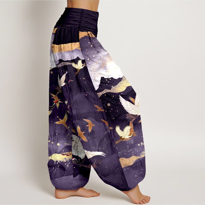 Buddha Stones Pantalones harem de mujer con cintura elástica y estampado de grullas voladoras doradas de algodón. - image 9
