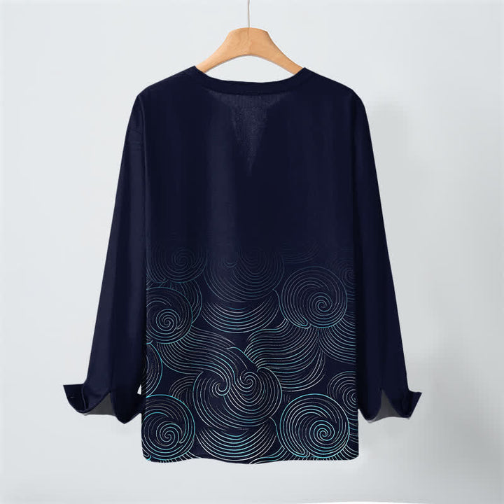 Buddha Stones Camisas de manga larga para hombre de algodón con cuello en V y estampado de espiral de olas oceánicas. - image 3