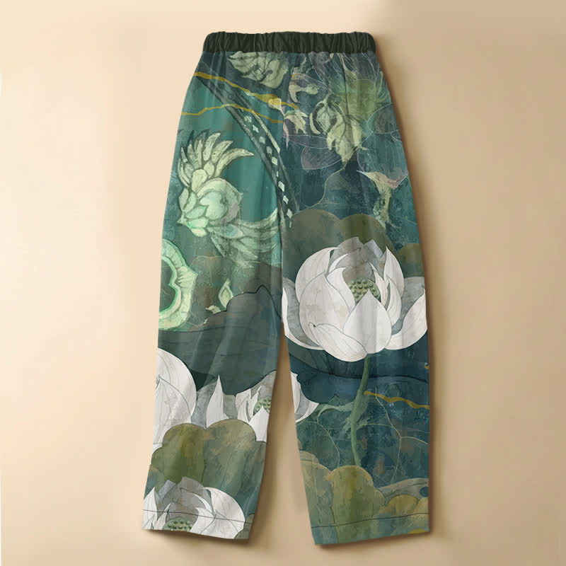 Buddha Stones Pantalones harem de mujer con cintura elástica y bolsillos, confeccionados en algodón puro con estampado de hojas de loto blancas en acuarela. - image 1