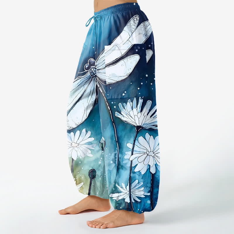 Buddha Stones Pantalones harem de algodón con estampado de libélulas y margaritas en acuarela para mujer, con cintura elástica y bolsillos laterales. - image 1
