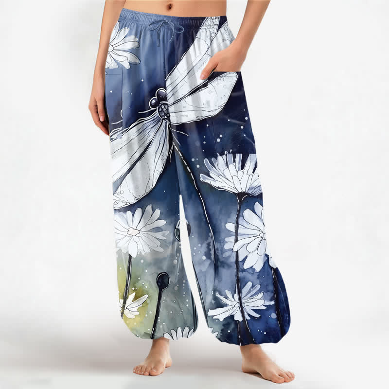 Buddha Stones Pantalones harem de algodón con estampado de libélulas y margaritas en acuarela para mujer, con cintura elástica y bolsillos laterales. - Marina de guerra - US16，UK/AU20，EU48 (3XL) - image 10