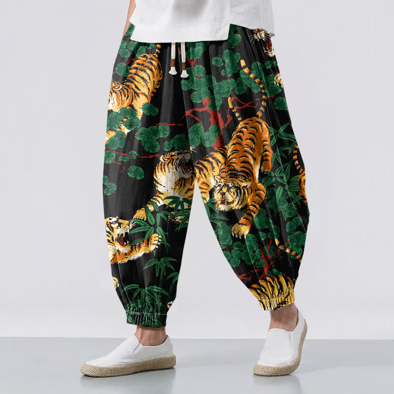 Buddha Stones Pantalones harem para hombre de algodón puro con estampado de hojas tropicales de tigre, cordón ajustable y bolsillos. - Negro - US/UK/AU50, EU60 (5XL) - image 0
