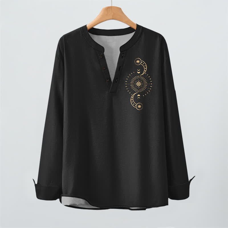 Buddha Stones Camisas de manga larga para hombre de algodón con cuello en V y estampado de sol y luna celestiales. - image 2