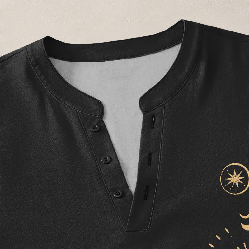 Buddha Stones Camisas de manga larga para hombre de algodón con cuello en V y estampado de sol y luna celestiales. - image 4