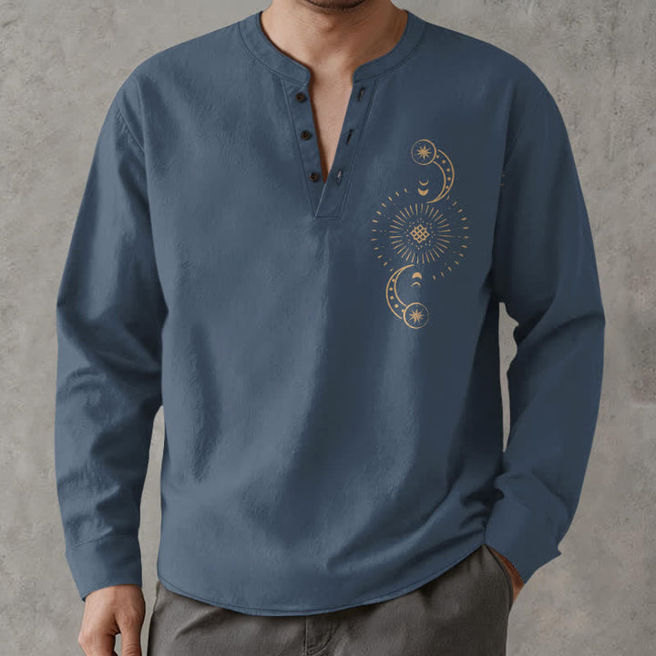 Buddha Stones Camisas de manga larga para hombre de algodón con cuello en V y estampado de sol y luna celestiales. - image 8