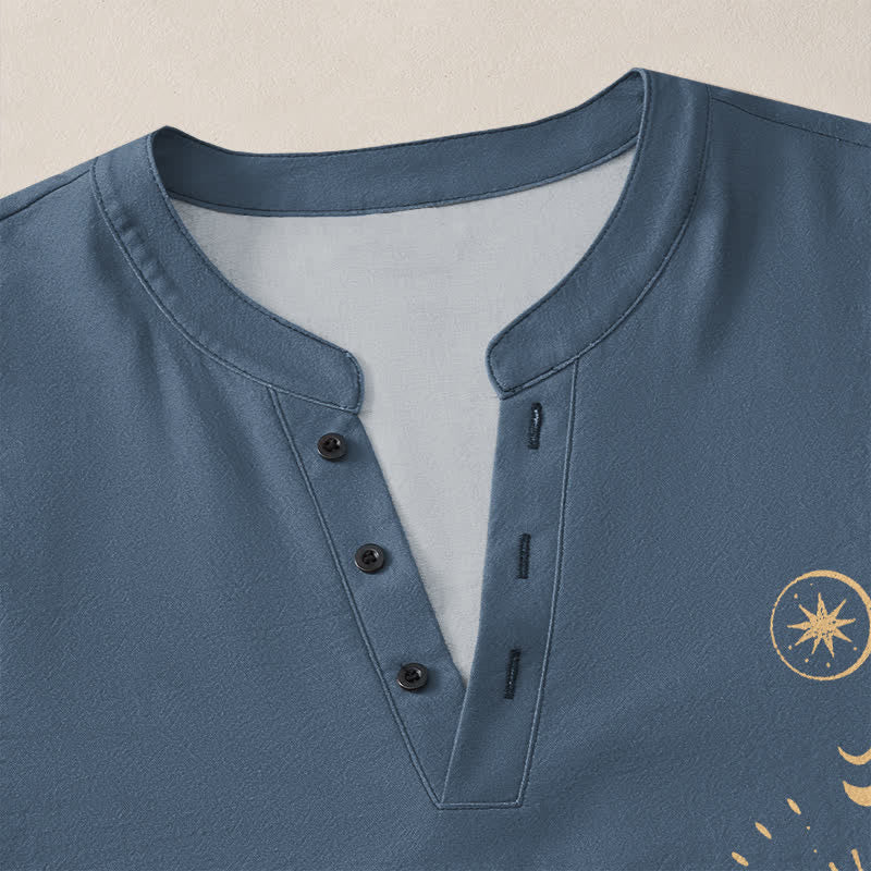 Buddha Stones Camisas de manga larga para hombre de algodón con cuello en V y estampado de sol y luna celestiales. - image 11