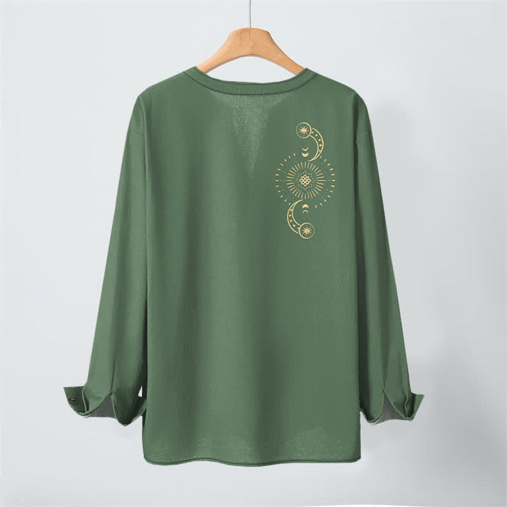 Buddha Stones Camisas de manga larga para hombre de algodón con cuello en V y estampado de sol y luna celestiales. - image 17
