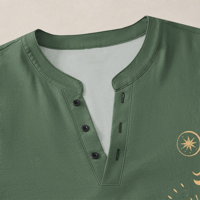 Buddha Stones Camisas de manga larga para hombre de algodón con cuello en V y estampado de sol y luna celestiales. - image 18