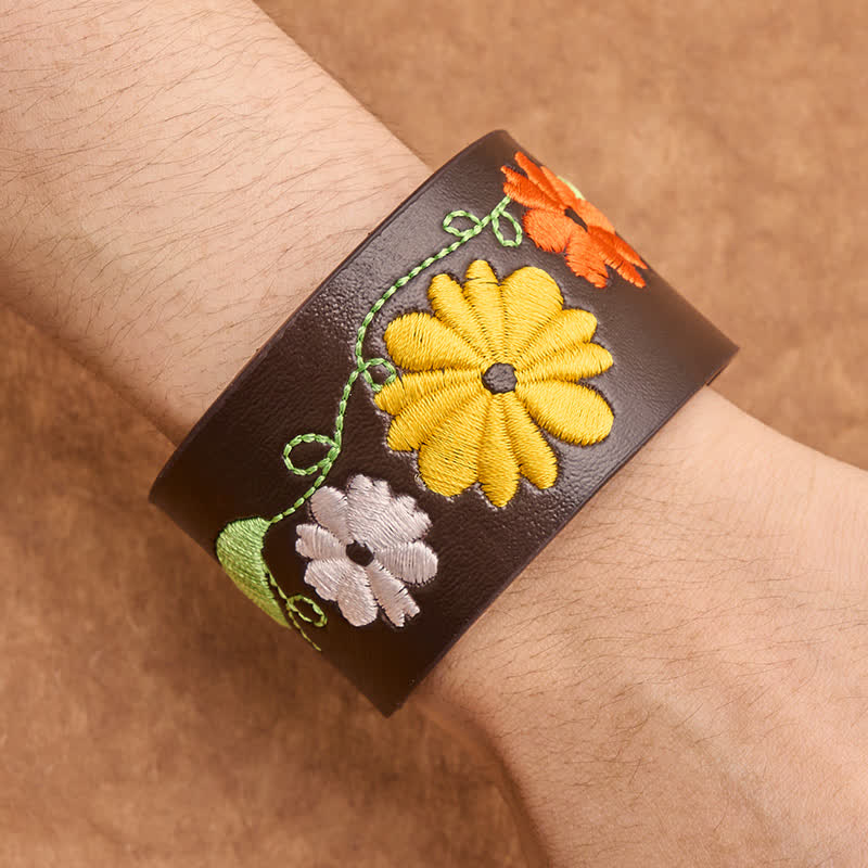 Buddha Stones Pulsera protectora de cuero tejida a mano con bordado floral. - image 4