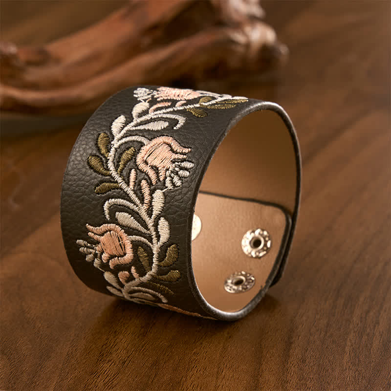 Buddha Stones Pulsera protectora con hebilla de cuero trenzado a mano con diseño de enredadera de flores blancas - image 2