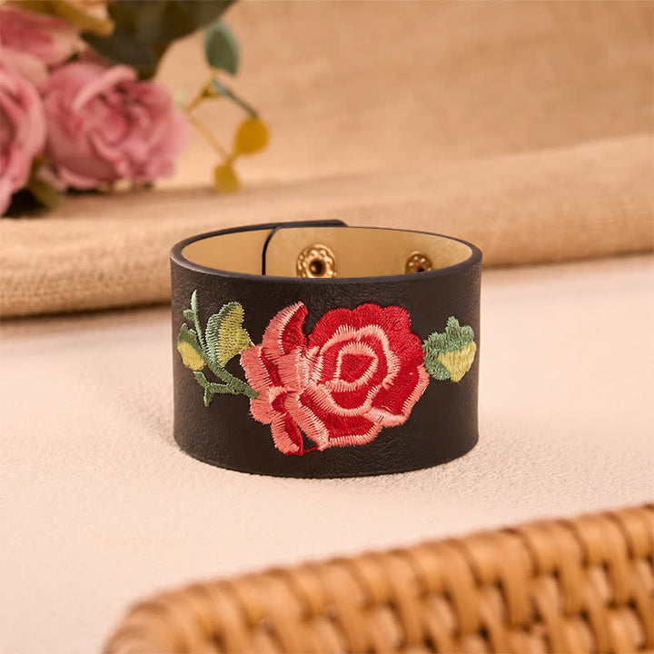 Buddha Stones Pulsera ancha de cuero con hebilla protectora bordada con rosas - Negro (Circunferencia de la muñeca: aprox. 5,9–7,1 pulgadas / 15–18 cm) - image 0