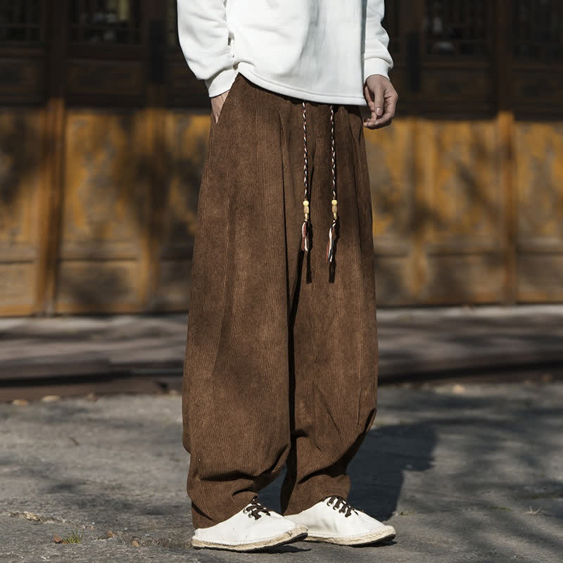 Buddha Stones Pantalones tobilleros de pana lisos de corte retro con cordón ajustable para hombre, estilo otoño/invierno, de pierna ancha y con bolsillo. - Marrón silla de montar - US/UK/AU46, EU56 (5XL) - image 0