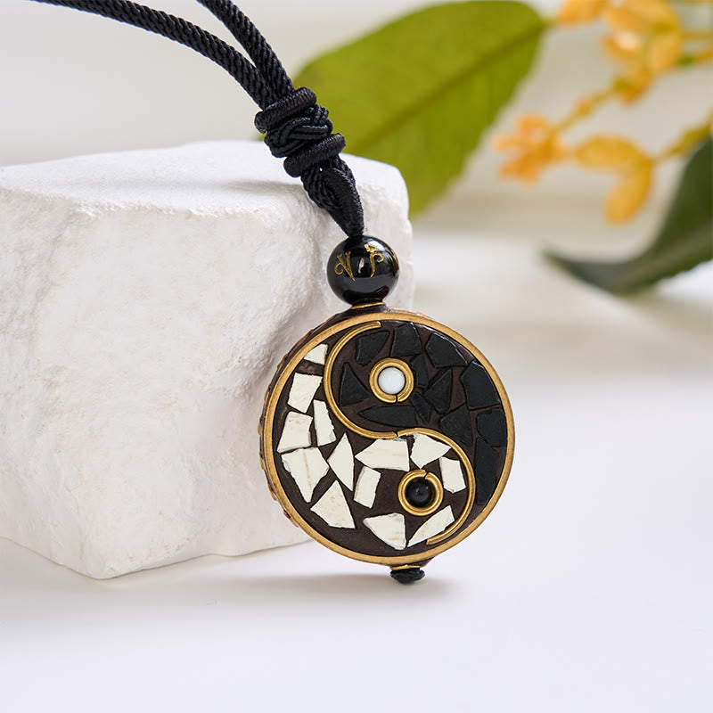 Buddha Stones Collar con colgante de equilibrio Yin Yang de aleación de cobre - image 1
