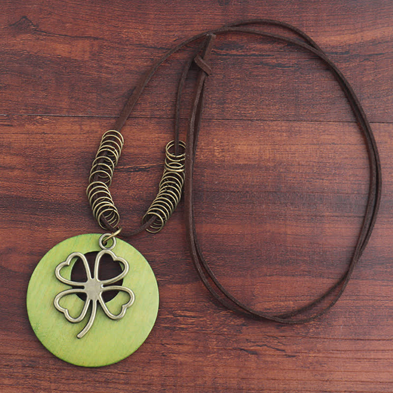 Buddha Stones Collar con colgante hueco de trébol de cuatro hojas de madera vintage - image 1