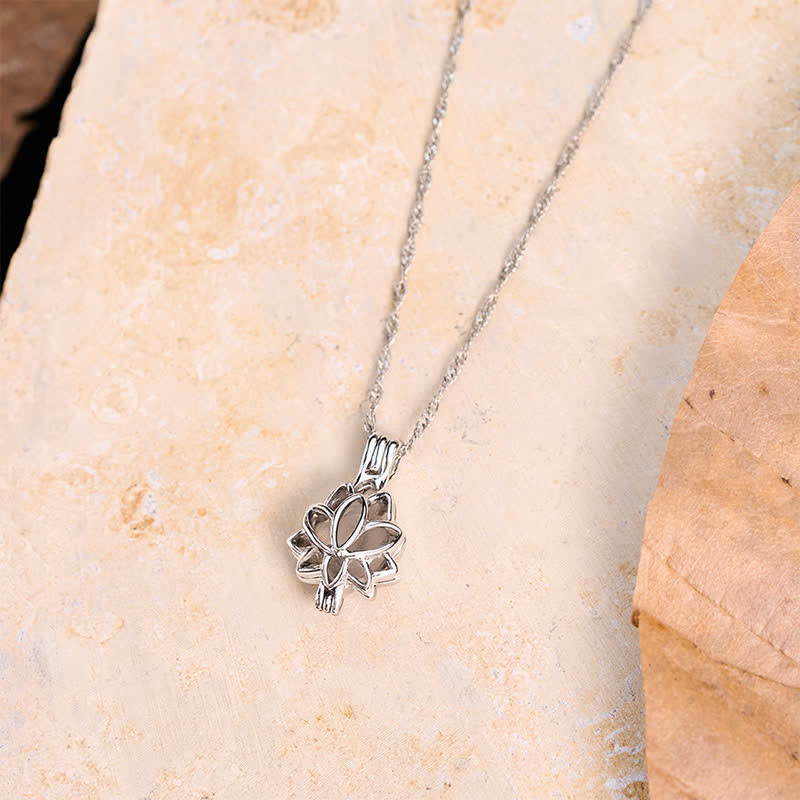 Buddha Stones Collar con colgante de meditación con loto calado de acero y piedra lunar y acero con diseño de piedra lunar - image 1