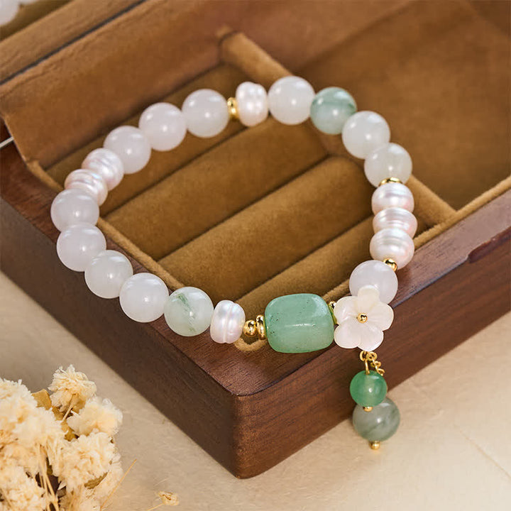 Buddha Stones Pulsera elástica con dije de flor de ágata verde y perla de agua dulce - image 3