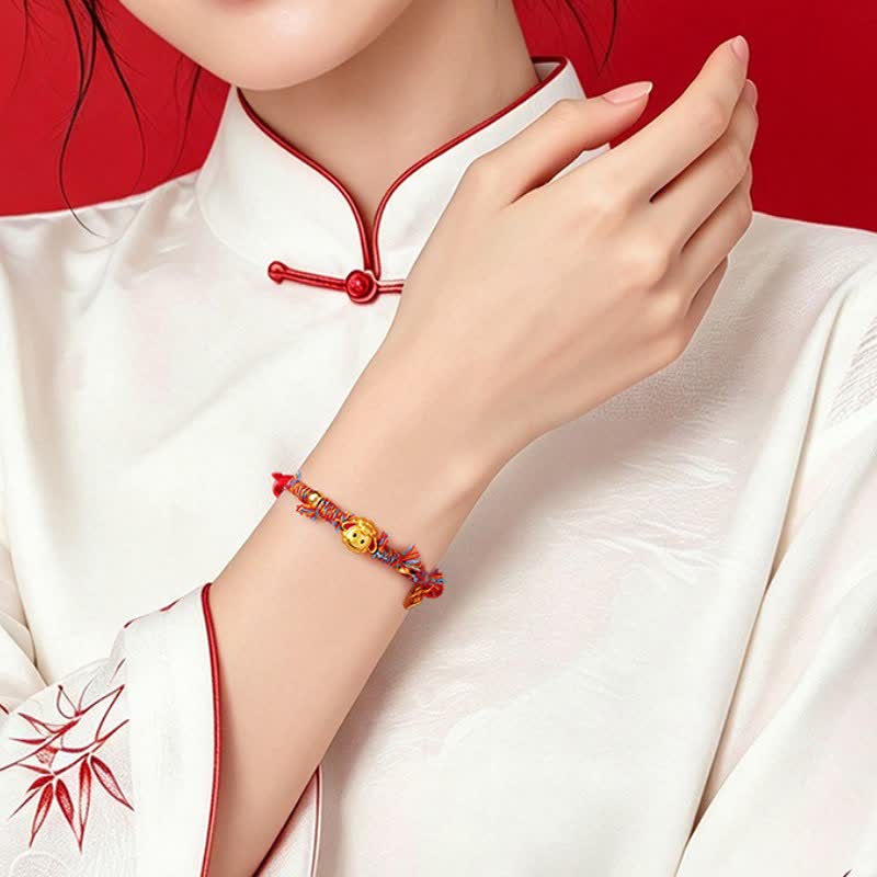 Buddha Stones Pulsera de bendición con dije de cabra y personaje Fu de hilo rojo tejida a mano - image 4