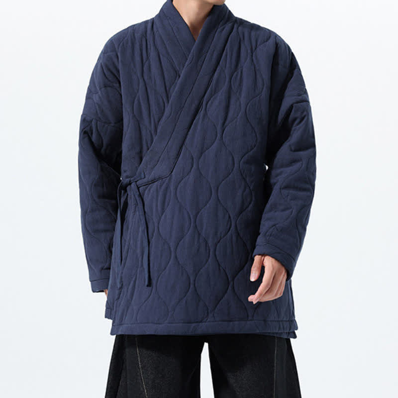 Buddha Stones Kimono de hombre liso con diseño acolchado, estilo Tang minimalista, cierre frontal cruzado con cordón y bolsillos, ideal para otoño e invierno. - image 1
