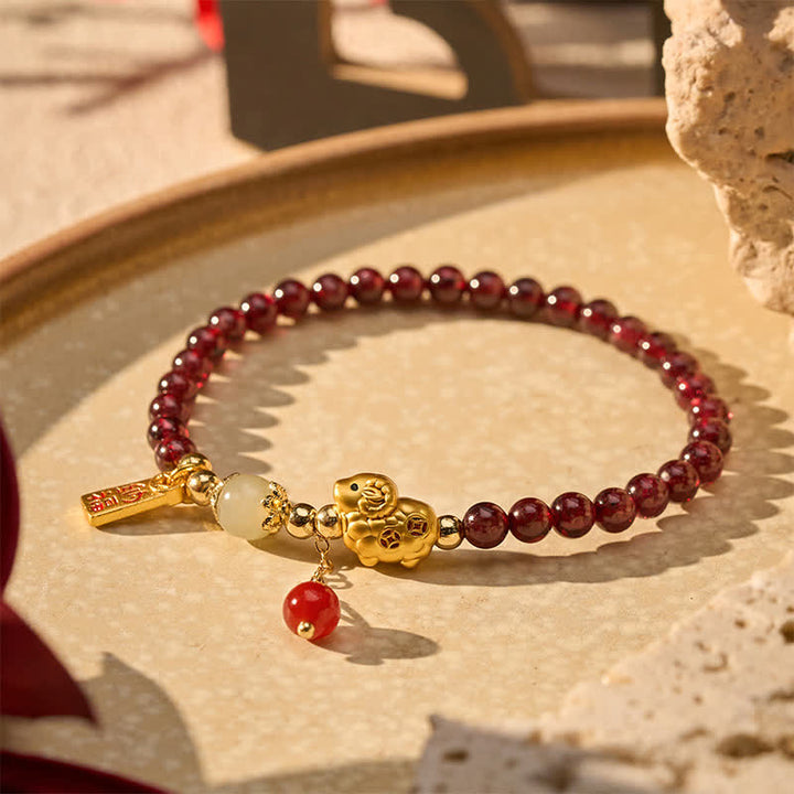Buddha Stones Pulsera de protección con monedas de personajes de oveja linda y granate del año de la cabra, Granate, Cordero Fu - image 13