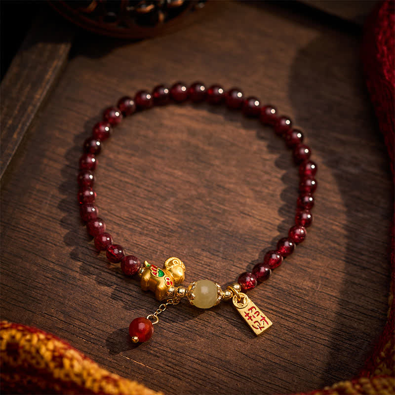 Buddha Stones Pulsera de protección con monedas de personajes de oveja linda y granate del año de la cabra, Granate, Cordero Fu - image 4