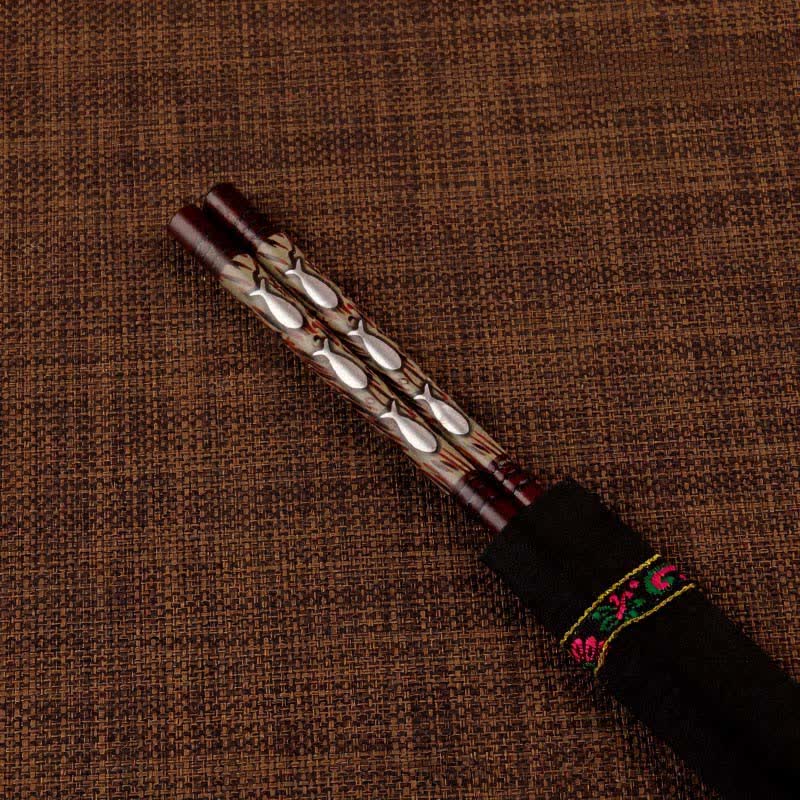Buddha Stones Palillos de madera hechos a mano con motivo de dragón y bendición Fu - Pescado (color de las fundas de los palillos aleatorio). - image 1