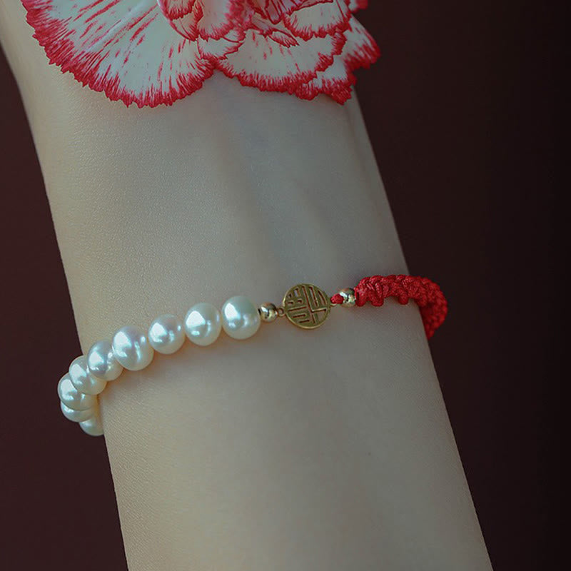 Pulsera de hilo rojo trenzada con protección de la suerte y perlas chapadas en oro de 14 quilates