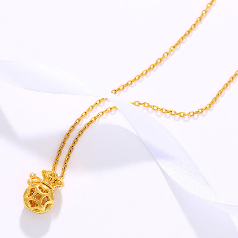 Collar con colgante de bolsa de dinero de la fortuna con personaje Fu chapado en oro de 24 quilates