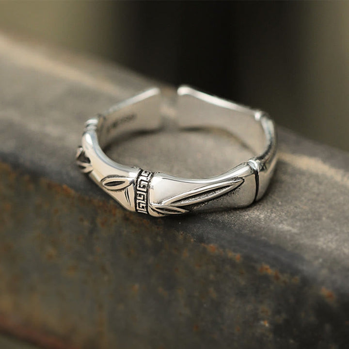 Anillo ajustable de cobre con diseño de bambú simple y Buddha Stones