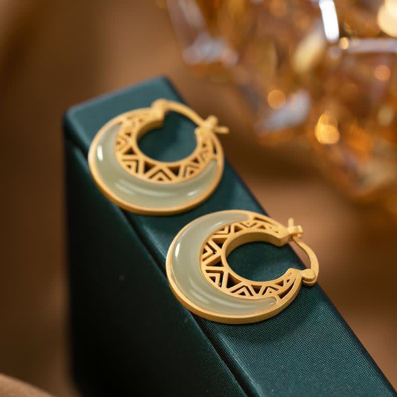Pendientes colgantes de prosperidad de jade con luna creciente y Buddha Stones