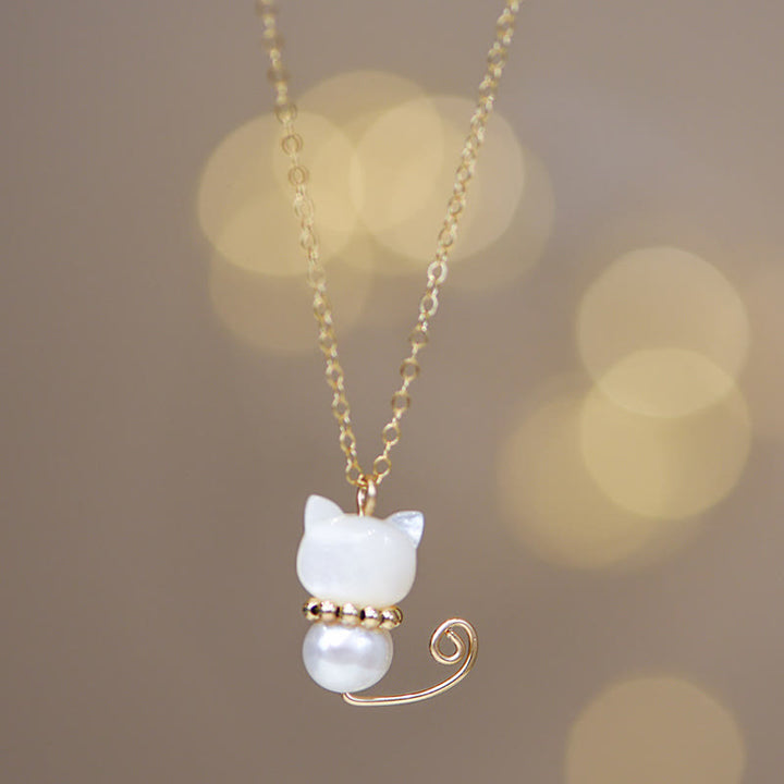 Collar con colgante de gato y gatito de la suerte, concha de jade hetiano, perla chapada en oro de 14 quilates con Buddha Stones