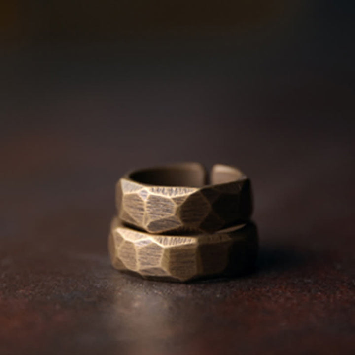 Anillo de riqueza de cobre de diseño simple tibetano con Buddha Stones