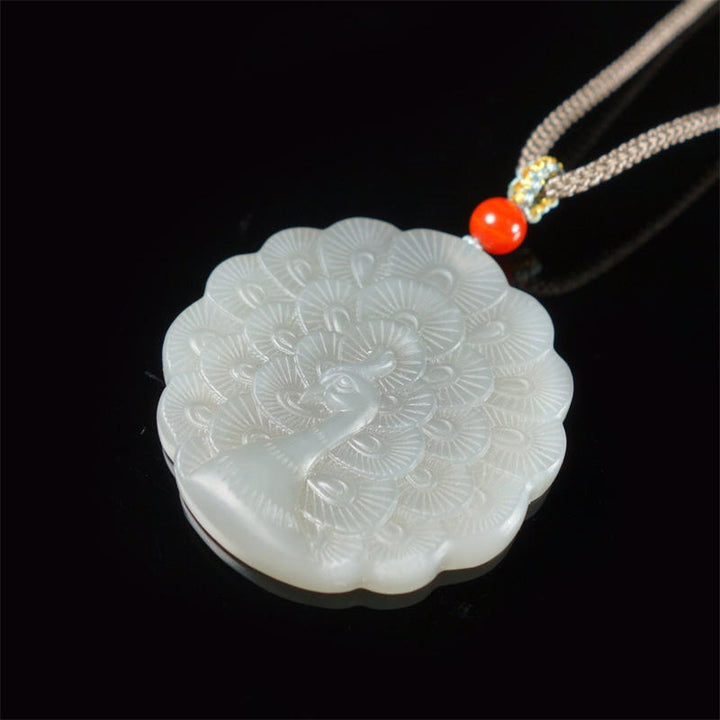 Colgante de collar de bendición de protección de pavo real de jade blanco