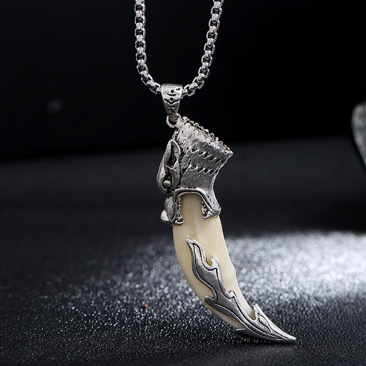 Colgante de collar de equilibrio de acero de titanio con dientes de lobo de imitación