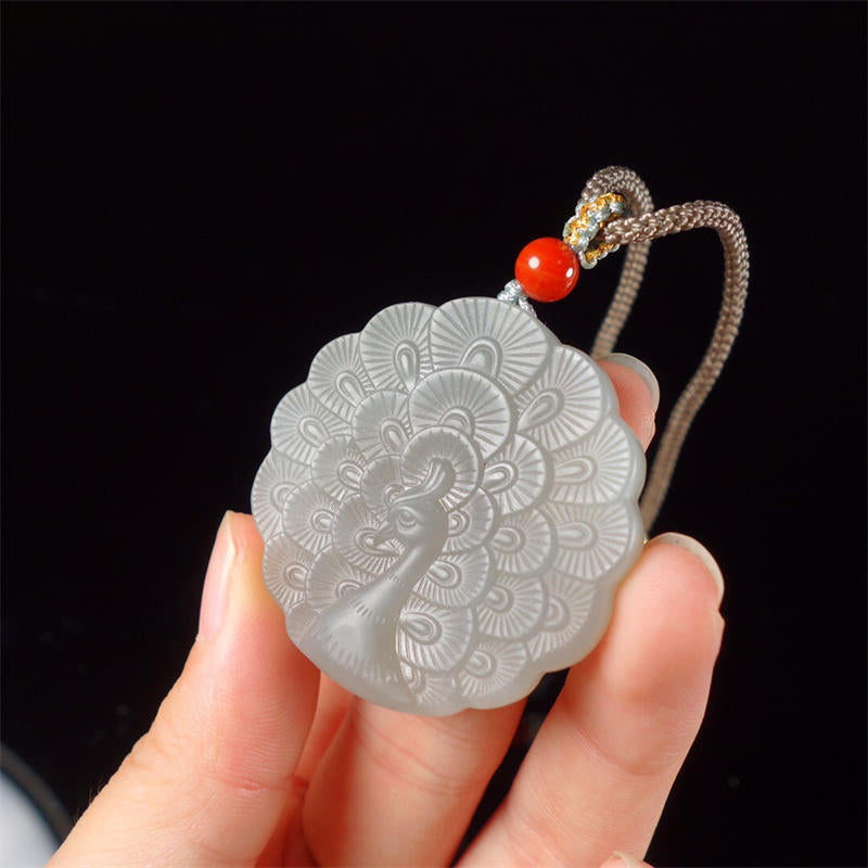 Colgante de collar de bendición de protección de pavo real de jade blanco