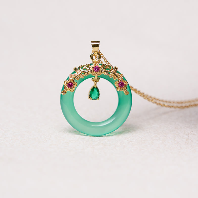 Colgante de collar de fuerza con diseño de hebilla de paz de Calcedonia verde con Buddha Stones