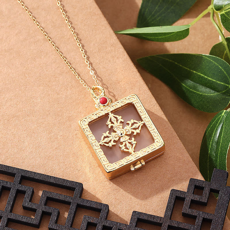 Colgante de collar de suerte con doble Dorje de jade blanco chapado en oro de 24 quilates