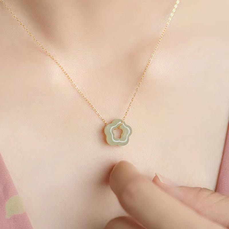 Colgante de collar con dije floral de la suerte de jade cian de jade hetiano con Buddha Stones