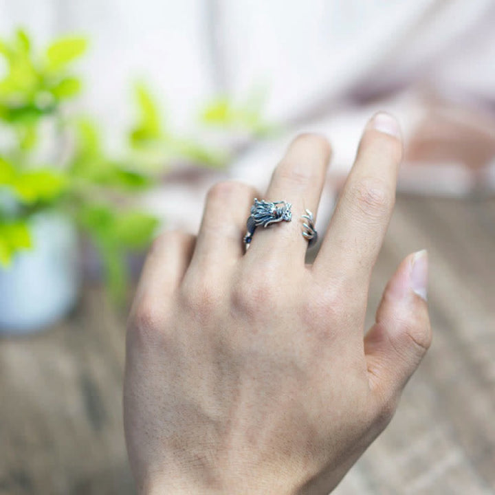 Anillo de protección de la suerte del dragón de plata de ley 925