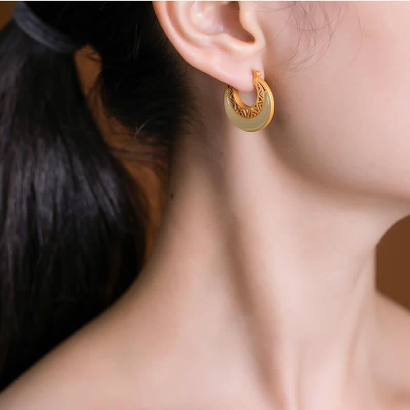 Pendientes colgantes de prosperidad de jade con luna creciente y Buddha Stones