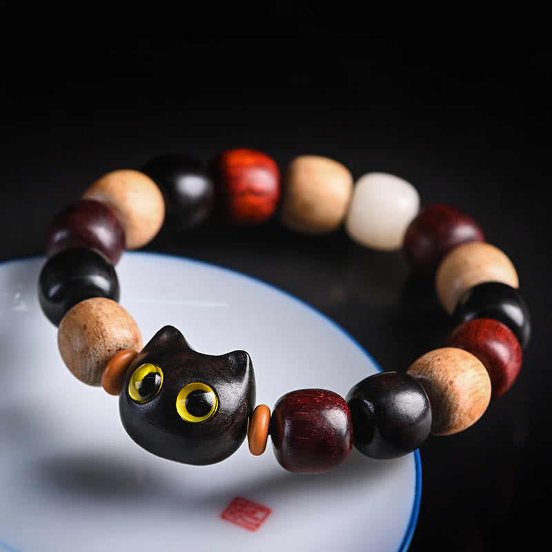 Pulsera de protección con grabado de gato lindo de madera de ébano de sándalo rojo de hoja pequeña con Buddha Stones - image 1