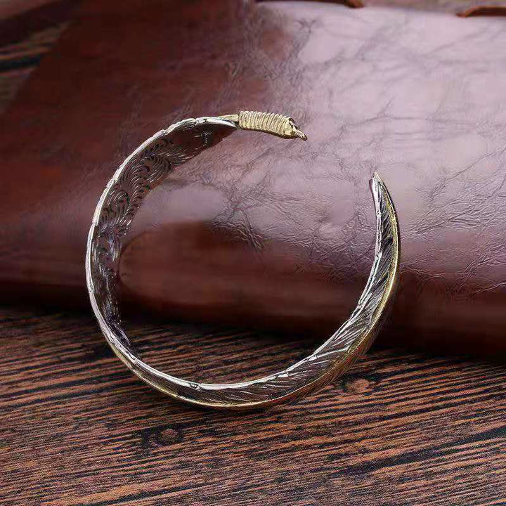 Brazalete con diseño de plumas y Buddha Stones, pulsera tallada de la suerte y la riqueza