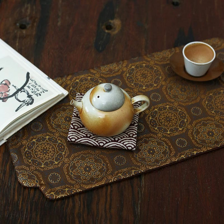 Posavasos para taza de té con diseño de brocado floral elegante