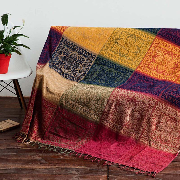 Manta artesanal teñida a mano con estampado floral tibetano de Buddha Stones