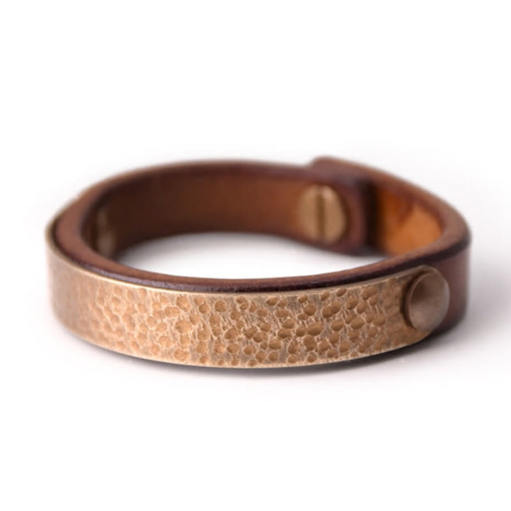 Brazalete de pulsera de cuero de cobre y latón con textura hecha a mano Vintage con Buddha Stones