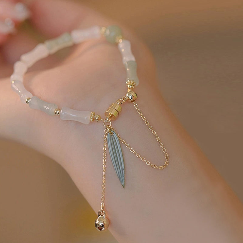 Pulsera de protección de la suerte con hojas de bambú de jade blanco hetiano chapado en oro de 14 Buddha Stones