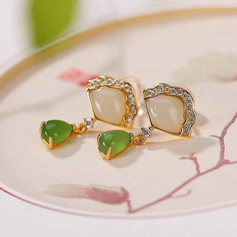 Pendientes colgantes de suerte con diseño de gota de agua y abanico de jade blanco con Buddha Stones