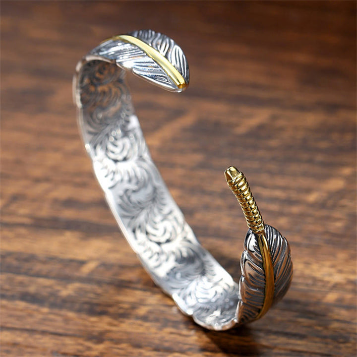 Brazalete con diseño de plumas y Buddha Stones, pulsera tallada de la suerte y la riqueza