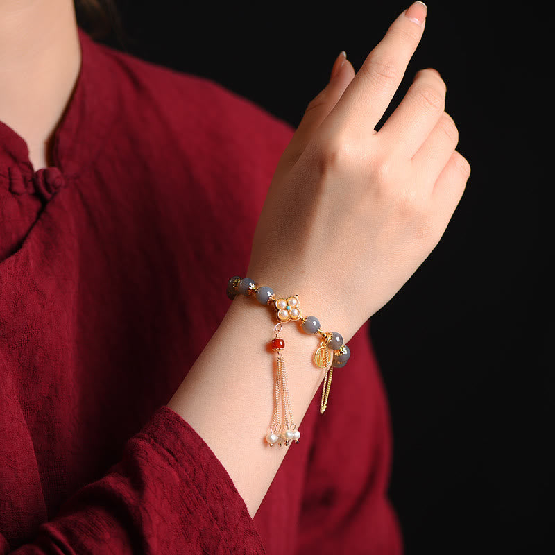 Pulsera de equilibrio con borlas y perlas de carácter Fu de ágata gris natural con Buddha Stones